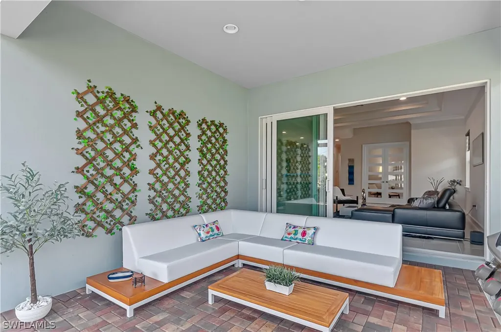 5827 Haiti Drive Naples FL 34113