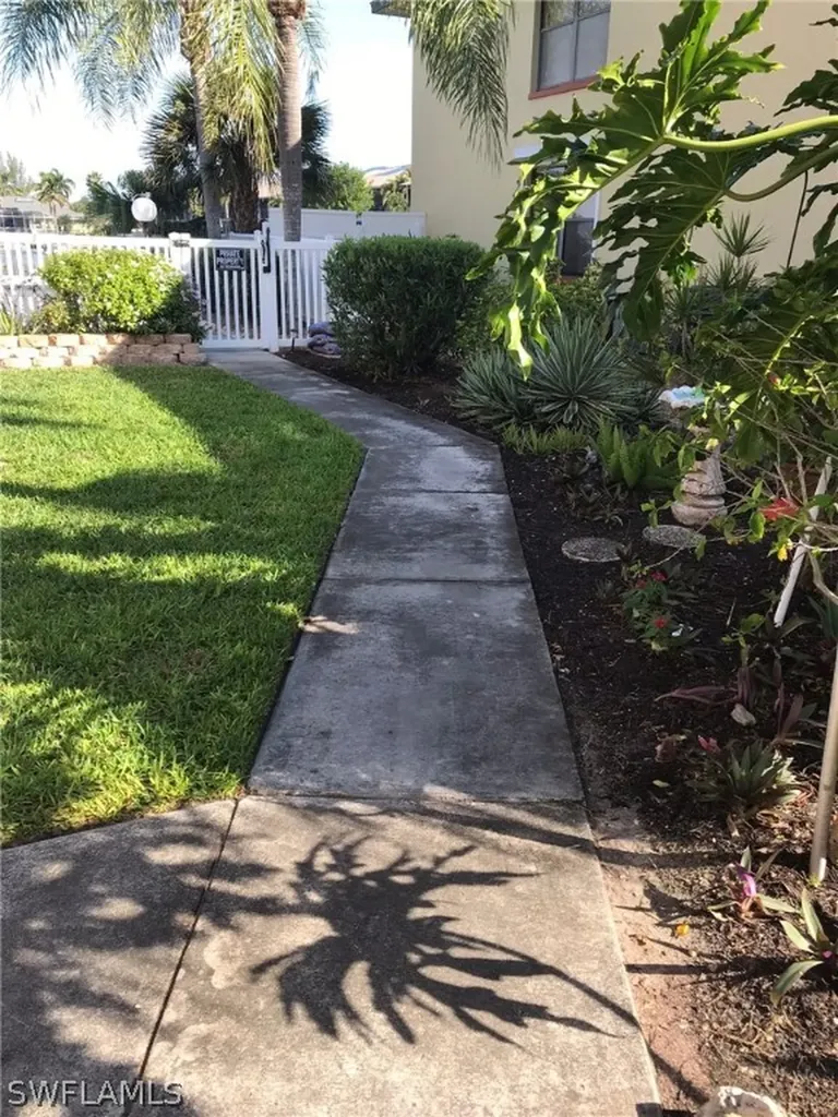 131 SW 47th Terrace Cape Coral FL 33914