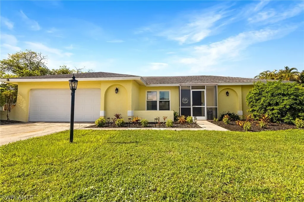 912 SE 23rd Terrace Cape Coral FL 33990