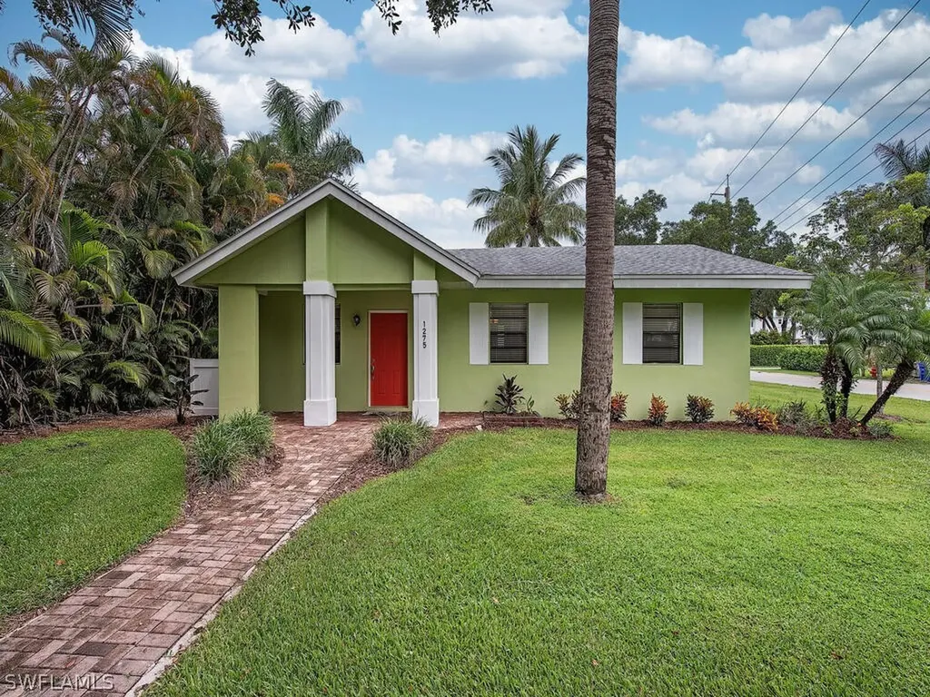 1275 8th Avenue N Naples FL 34102