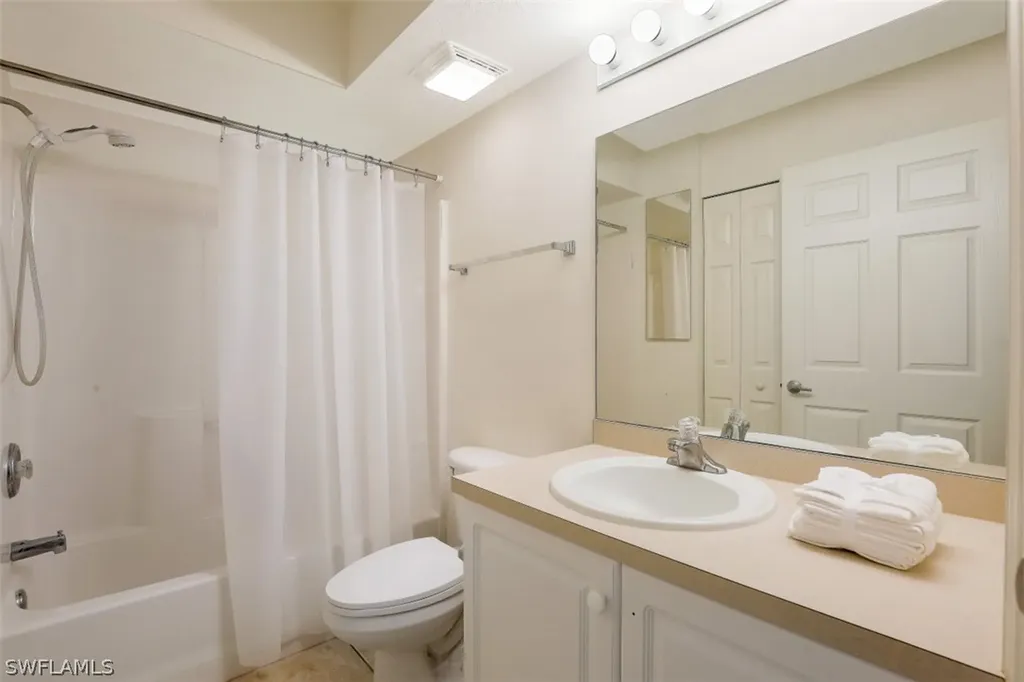 4910 Cougar Court N Naples FL 34109