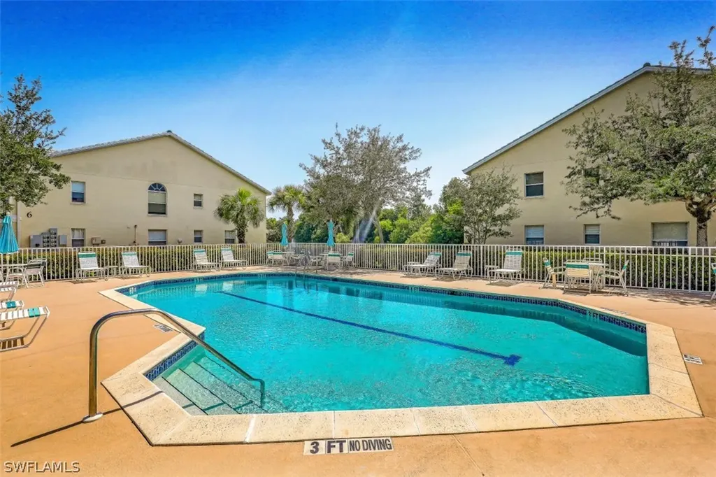 4910 Cougar Court N Naples FL 34109