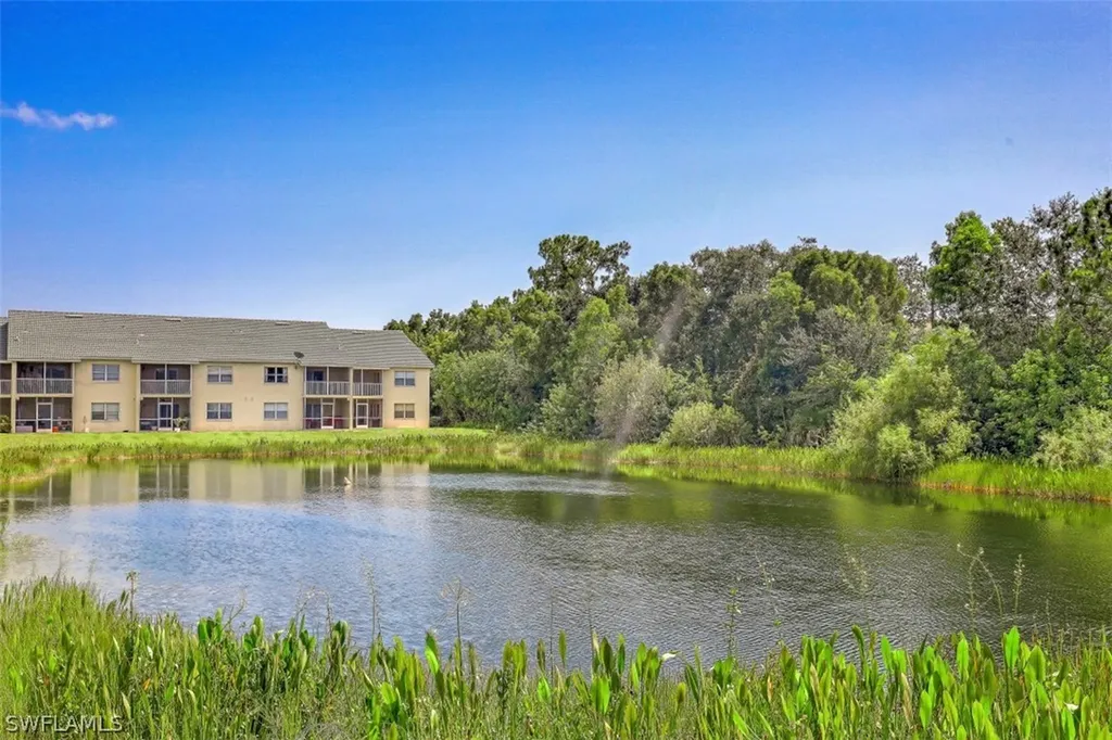 4910 Cougar Court N Naples FL 34109