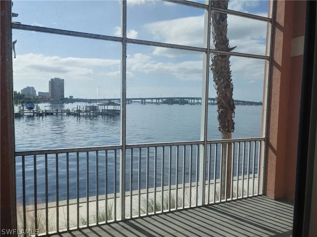 2743 1st Street Fort Myers FL 33916