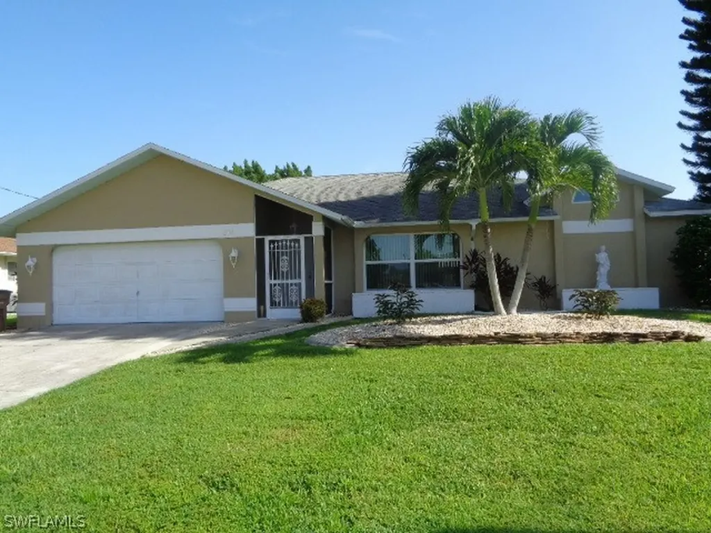 1213 SE 32nd Street Cape Coral FL 33904