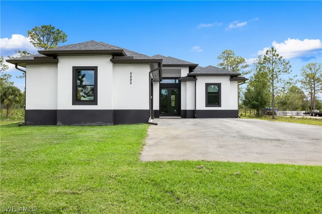 5492 Everglades Boulevard N Naples FL 34120