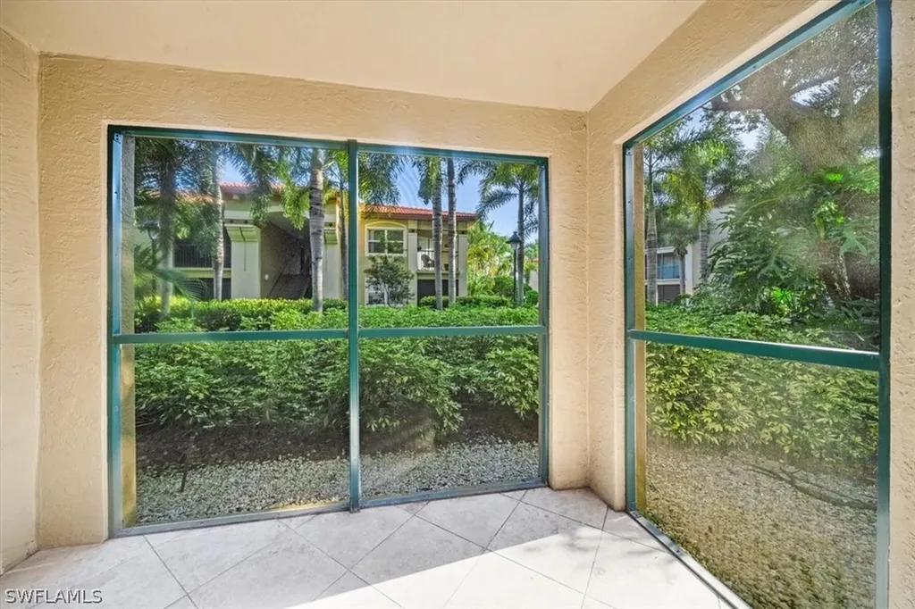 8950 Colonnades Court E Bonita Springs FL 34135