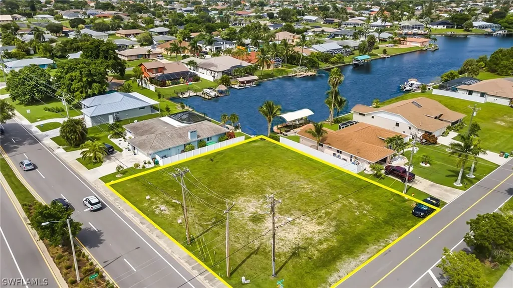 2419 Country Club Boulevard Cape Coral FL 33990
