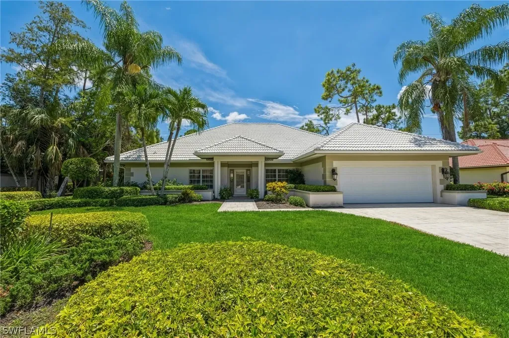 Naples FL, 139 Edgemere Way S