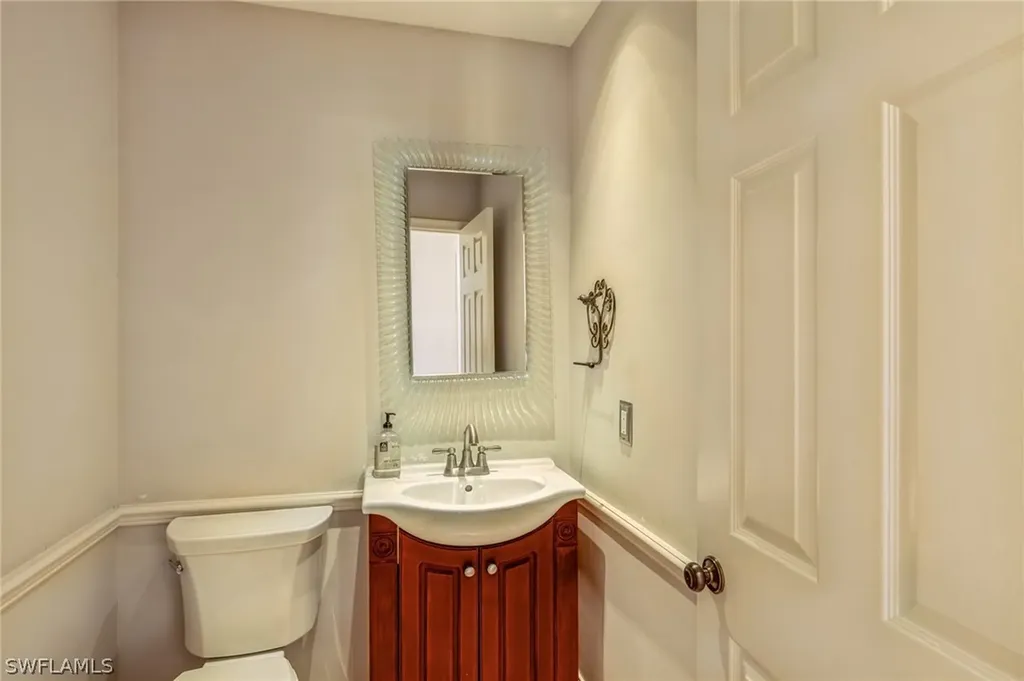139 Edgemere Way S Naples FL 34105