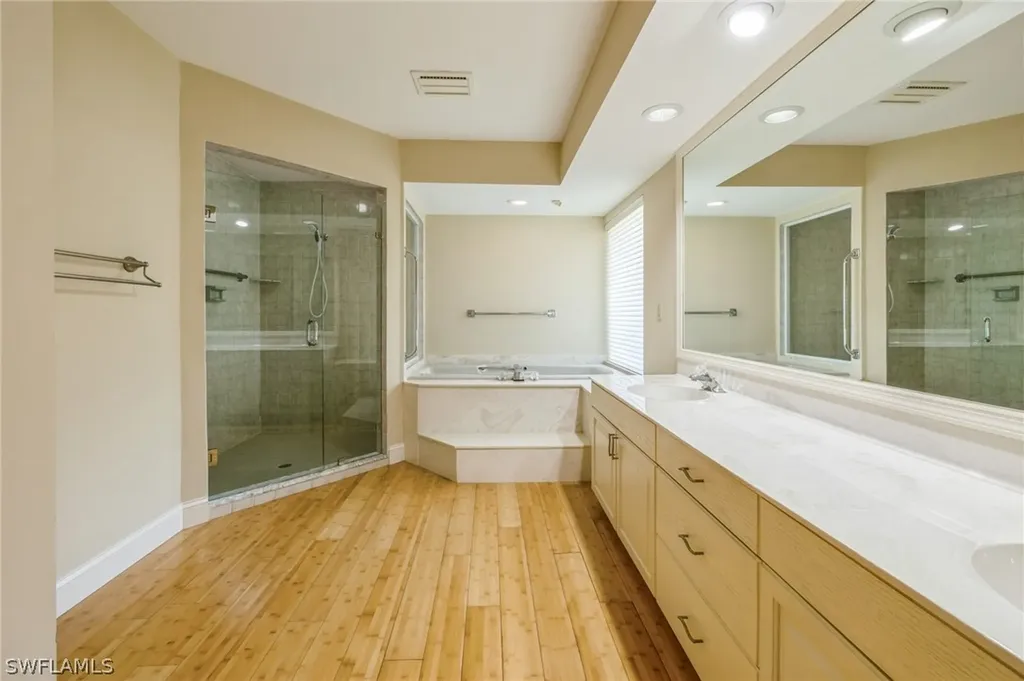 139 Edgemere Way S Naples FL 34105