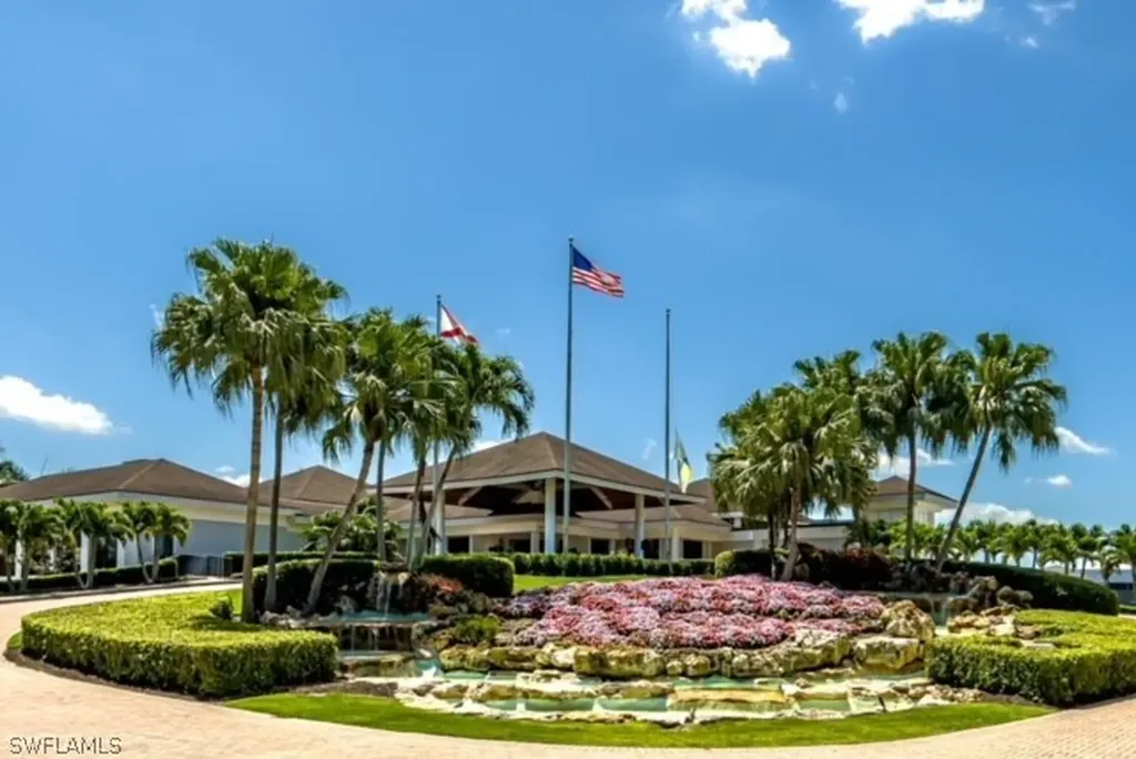 139 Edgemere Way S Naples FL 34105