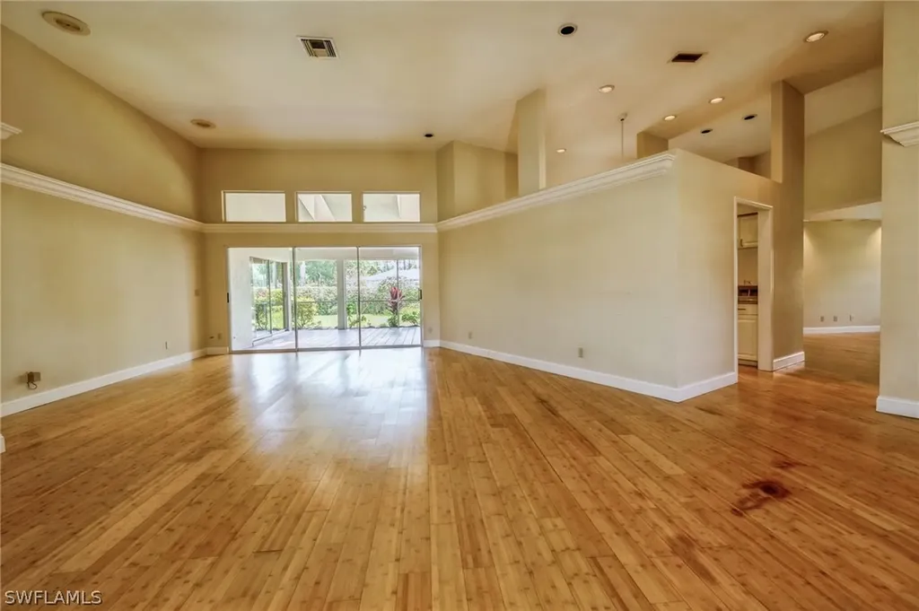 139 Edgemere Way S Naples FL 34105