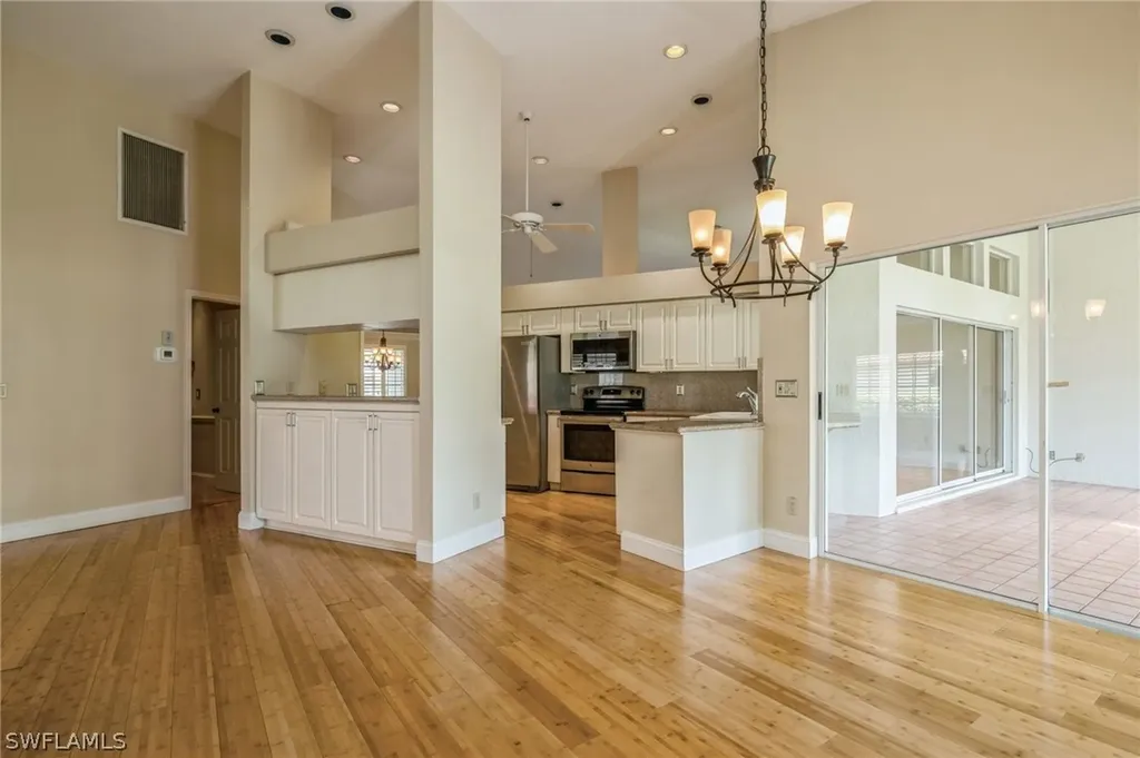 139 Edgemere Way S Naples FL 34105
