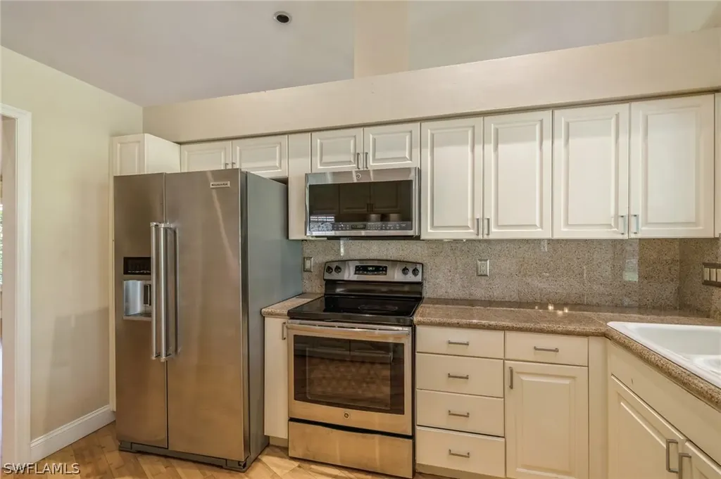 139 Edgemere Way S Naples FL 34105