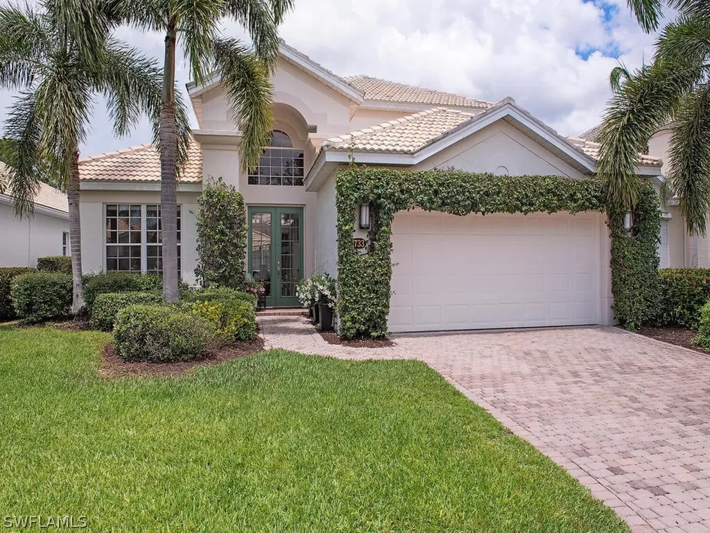 1733 Marsh Run Naples FL 34109