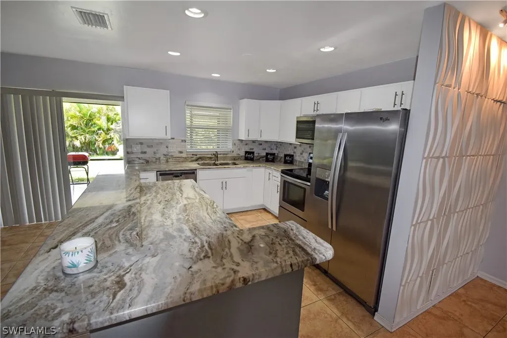 2707 SW 32nd Street Cape Coral FL 33914