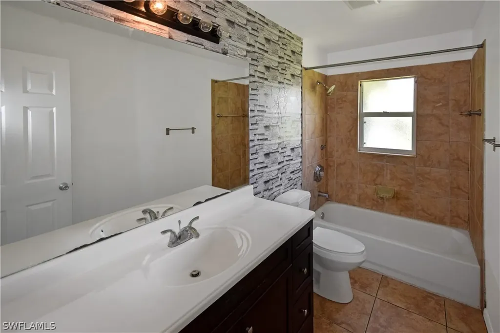 2707 SW 32nd Street Cape Coral FL 33914