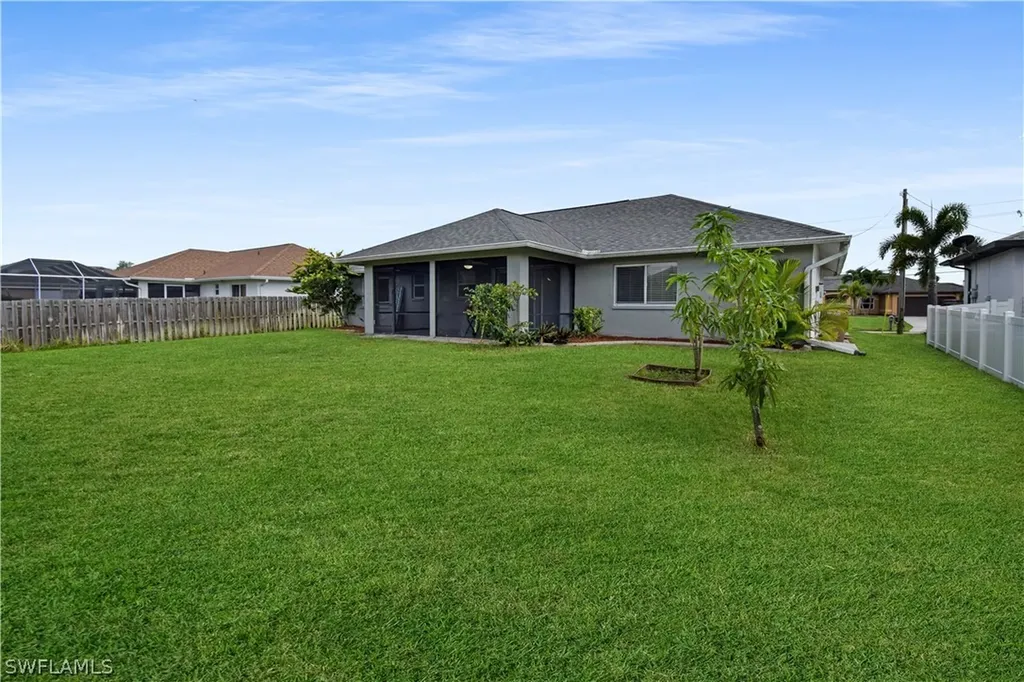 2707 SW 32nd Street Cape Coral FL 33914