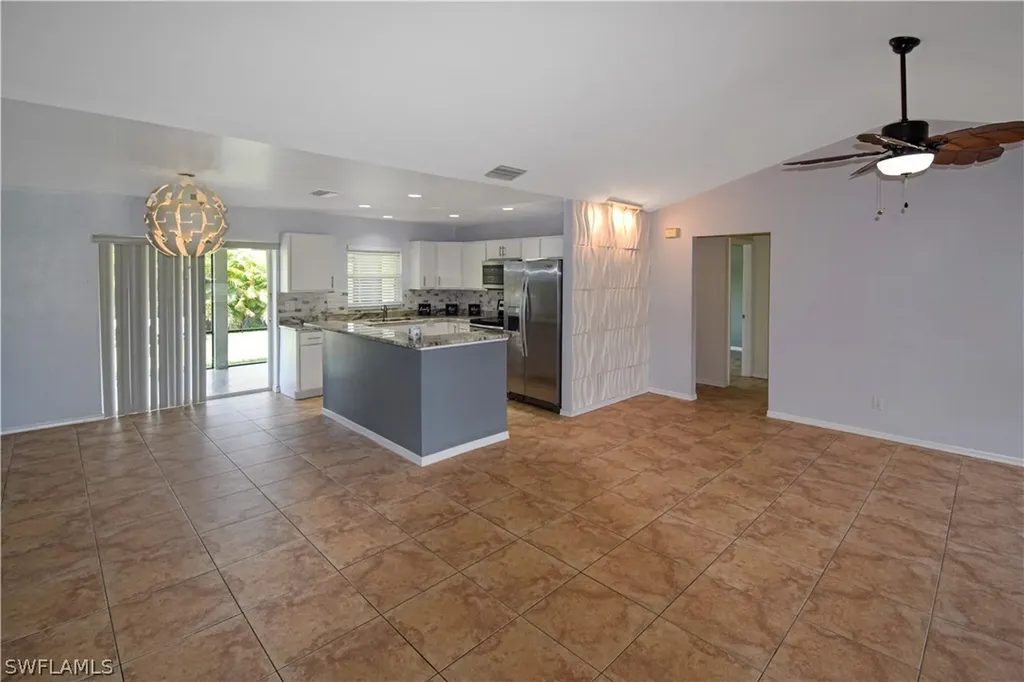 2707 SW 32nd Street Cape Coral FL 33914
