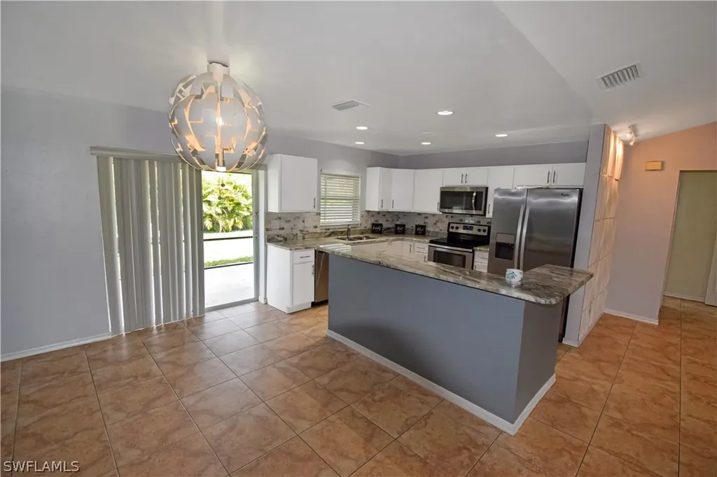 2707 SW 32nd Street Cape Coral FL 33914