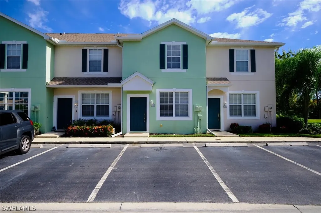 3642 Pine Oak Circle Fort Myers FL 33916