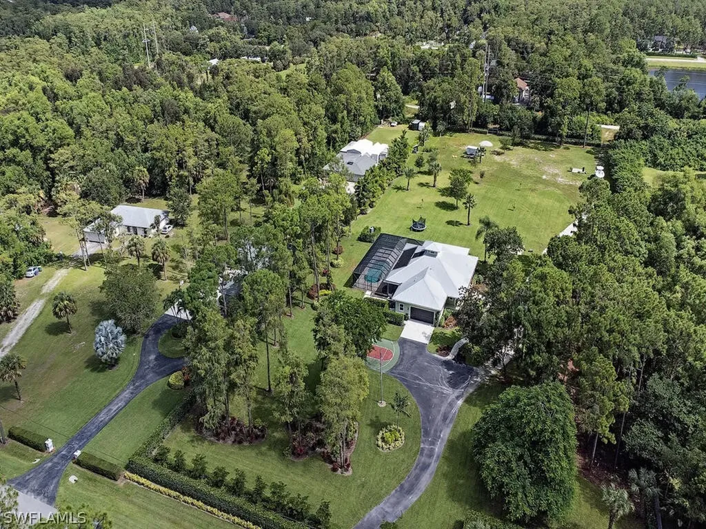 5601 Green Boulevard Naples FL 34116