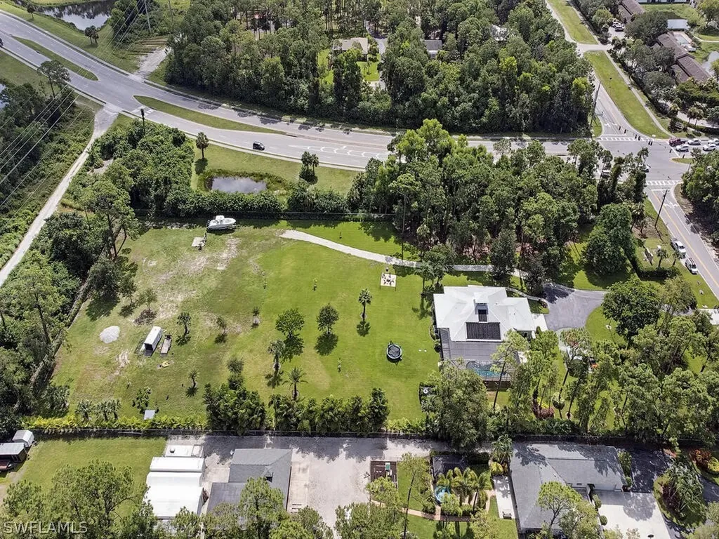5601 Green Boulevard Naples FL 34116