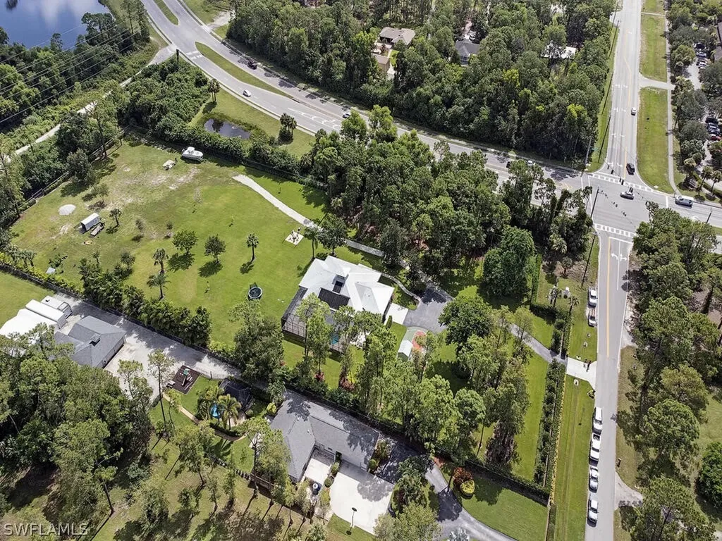 5601 Green Boulevard Naples FL 34116