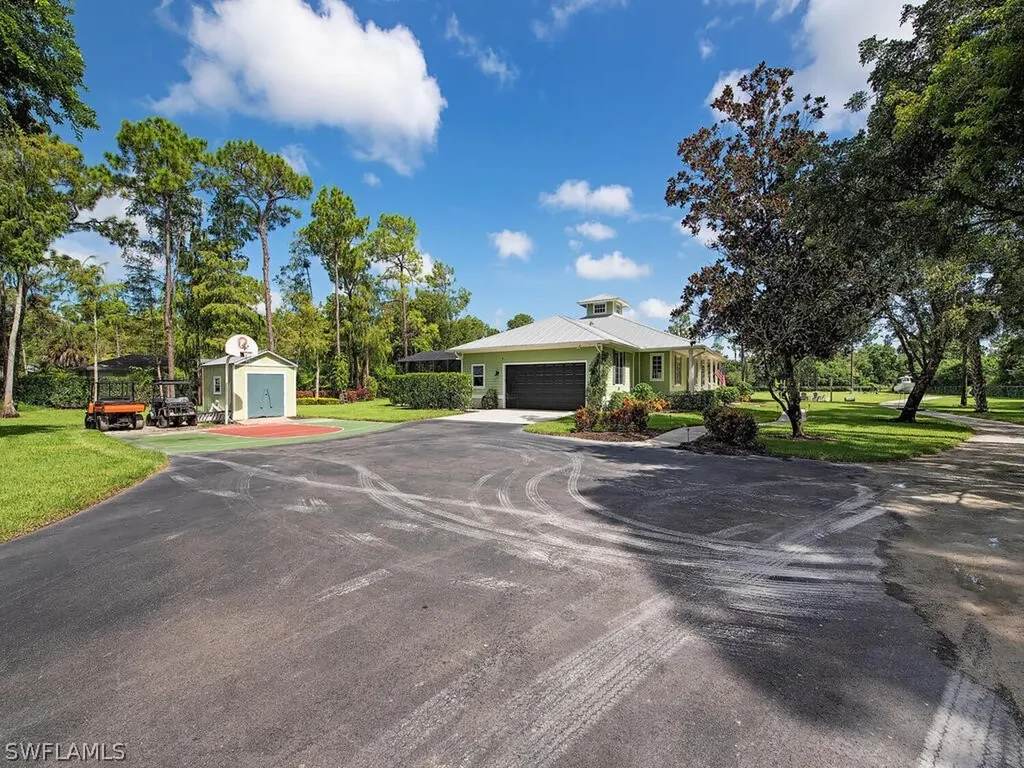 5601 Green Boulevard Naples FL 34116