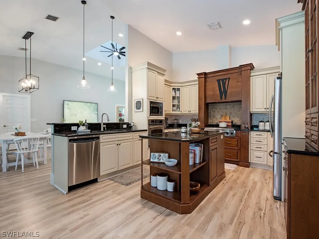 5601 Green Boulevard Naples FL 34116