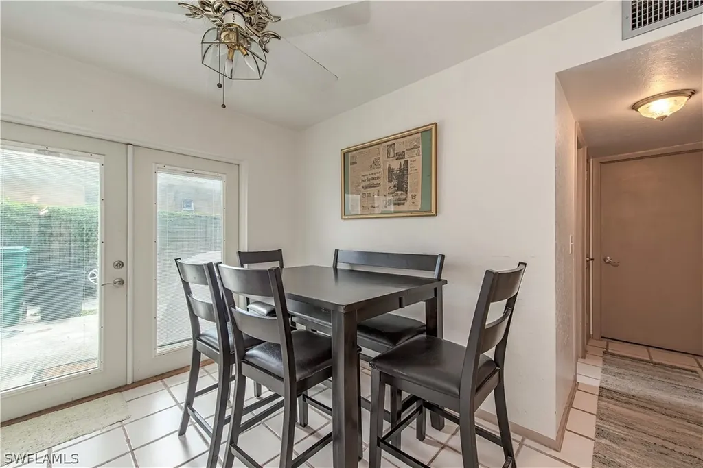 614 105th Avenue N Naples FL 34108