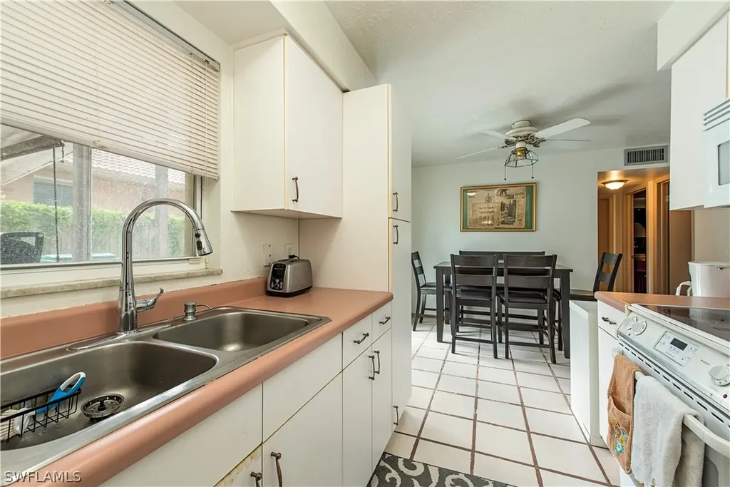 614 105th Avenue N Naples FL 34108