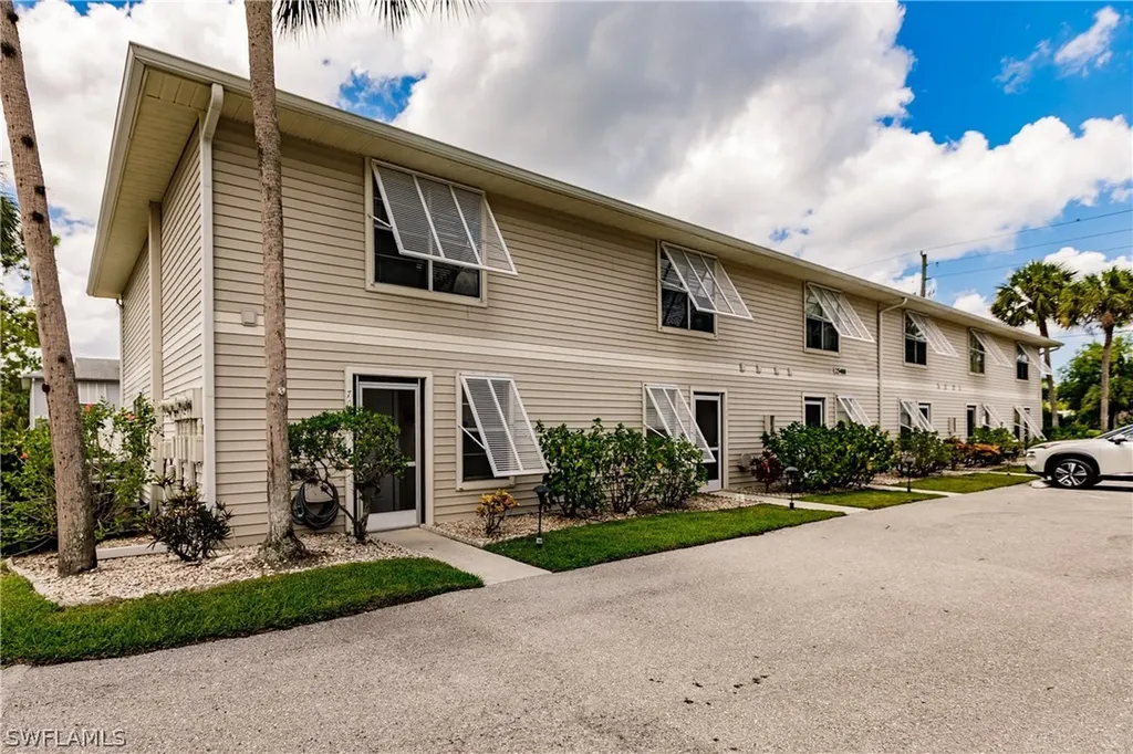 Bonita Springs FL, 25488 Cockleshell Drive, Unit 706