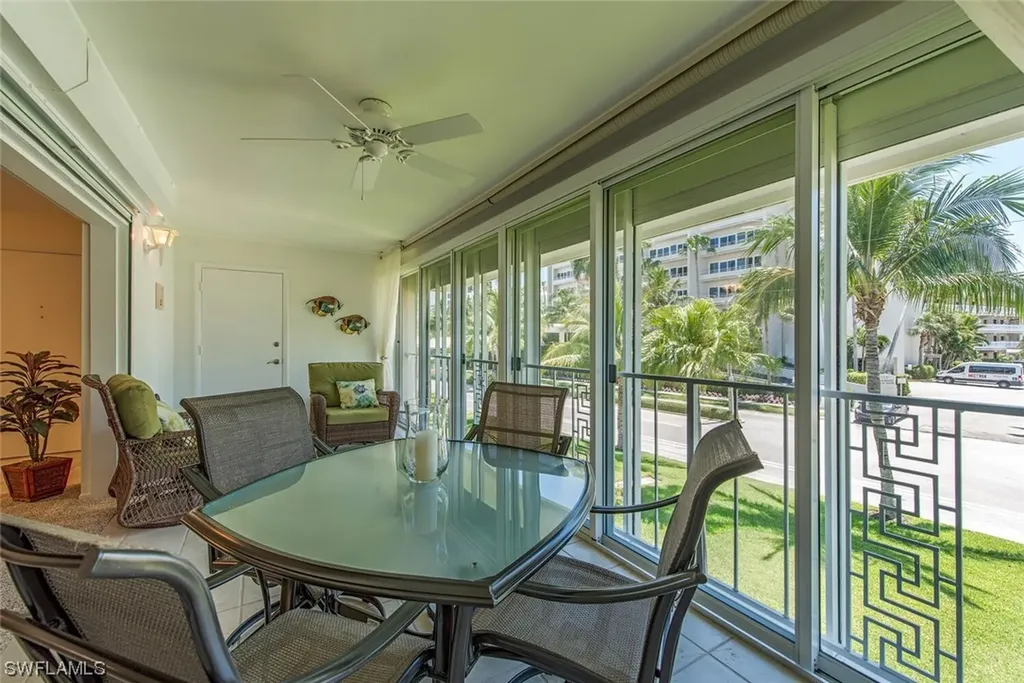 Naples FL, 1910 Gulf Shore Boulevard N, Unit 204