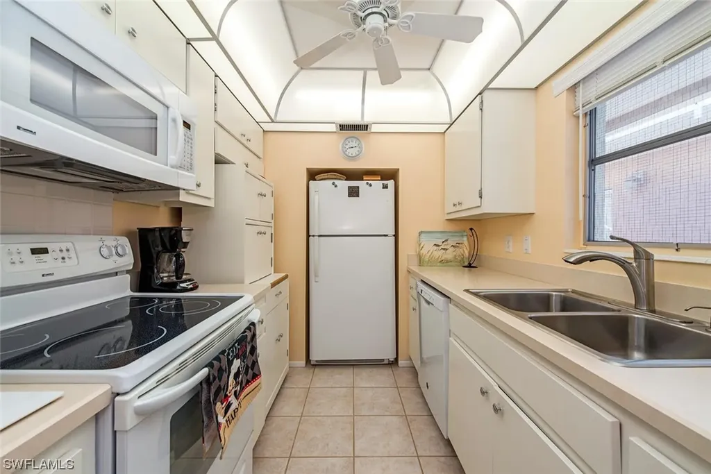 1910 Gulf Shore Boulevard N Naples FL 34102