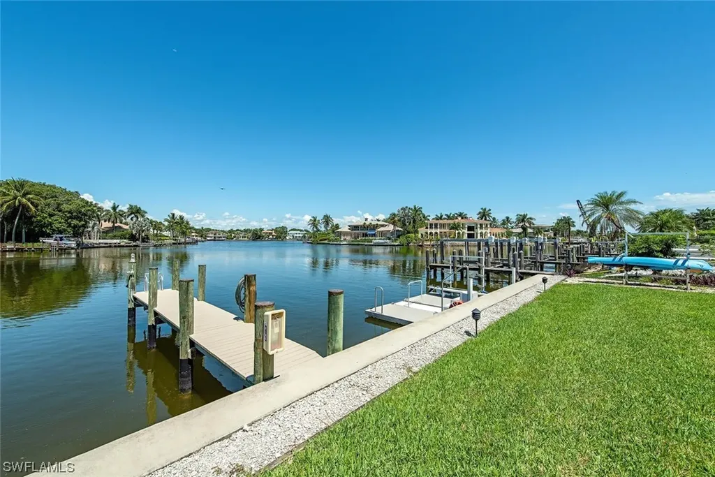 1910 Gulf Shore Boulevard N Naples FL 34102
