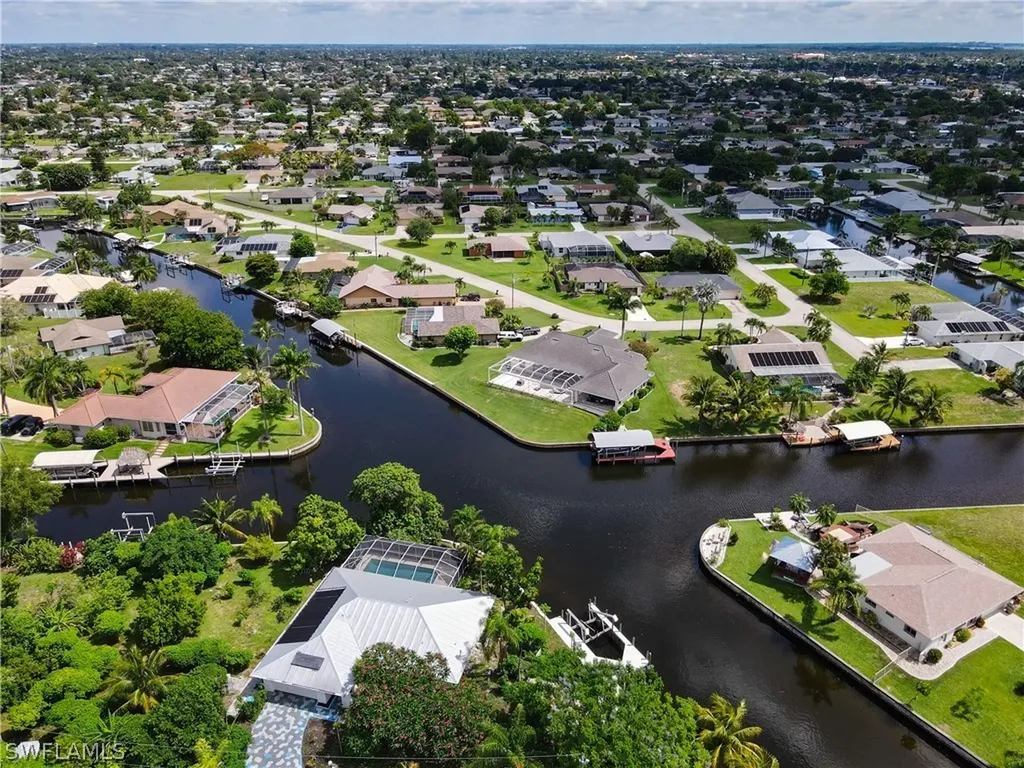 1131 SE 38th Street Cape Coral FL 33904