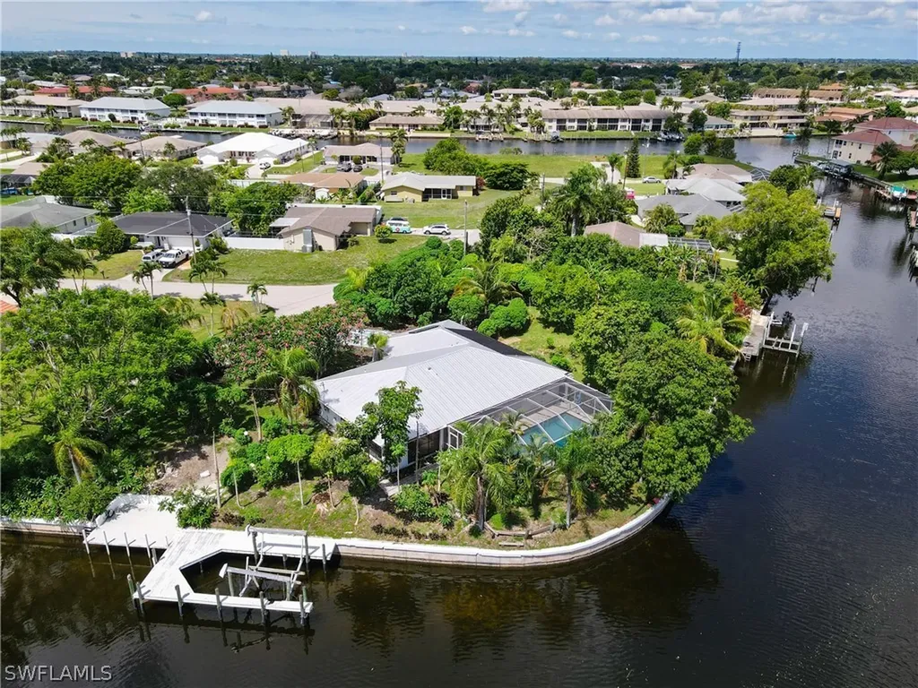 1131 SE 38th Street Cape Coral FL 33904