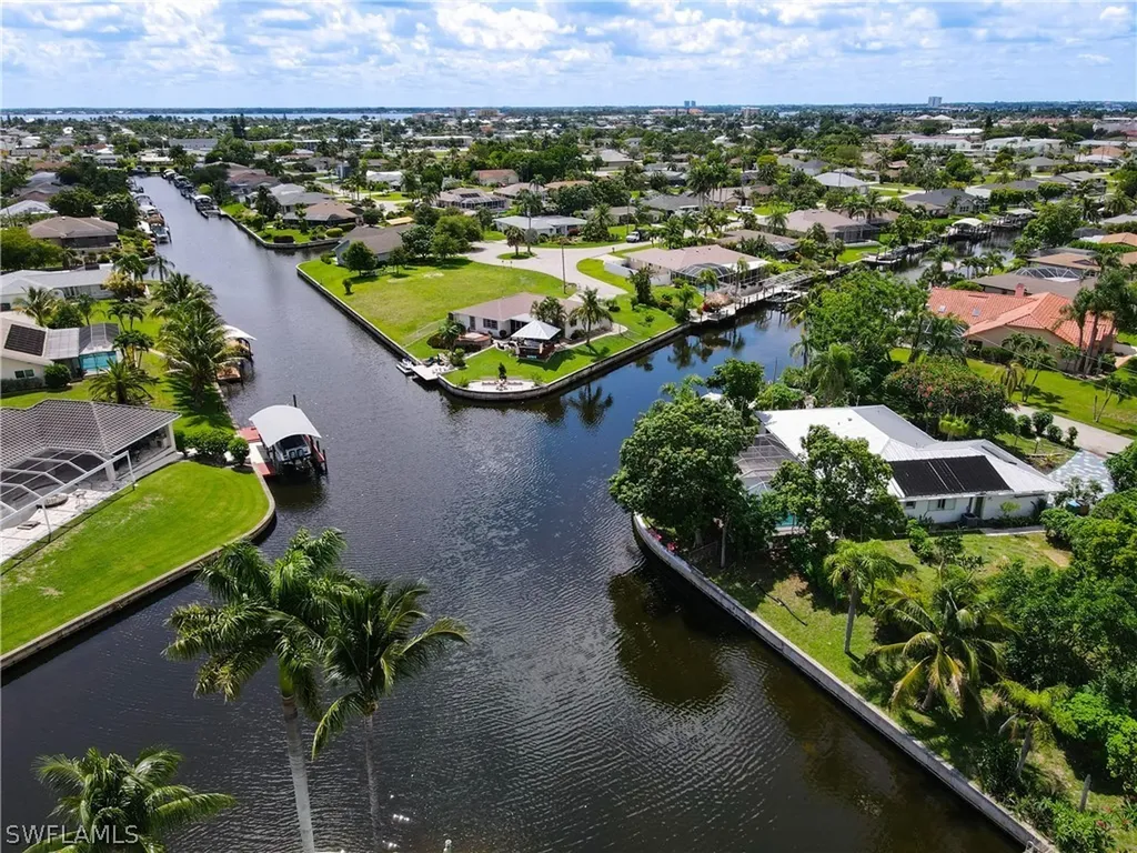 1131 SE 38th Street Cape Coral FL 33904