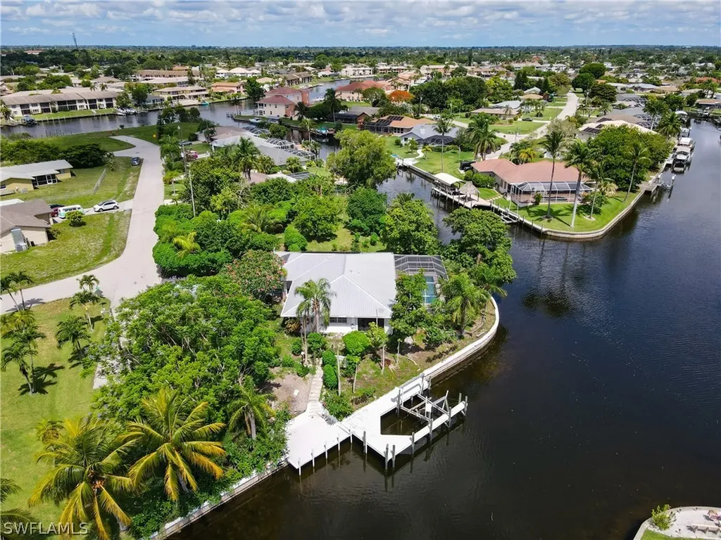 1131 SE 38th Street Cape Coral FL 33904