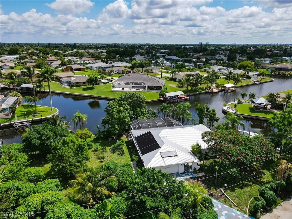 1131 SE 38th Street Cape Coral FL 33904