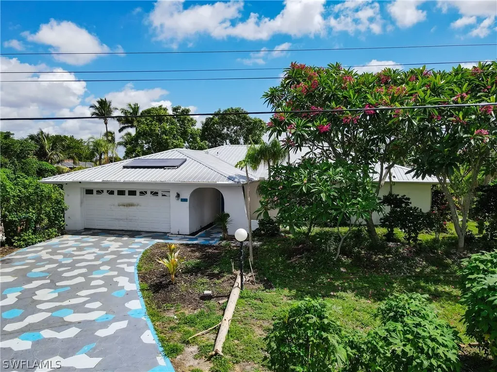 1131 SE 38th Street Cape Coral FL 33904