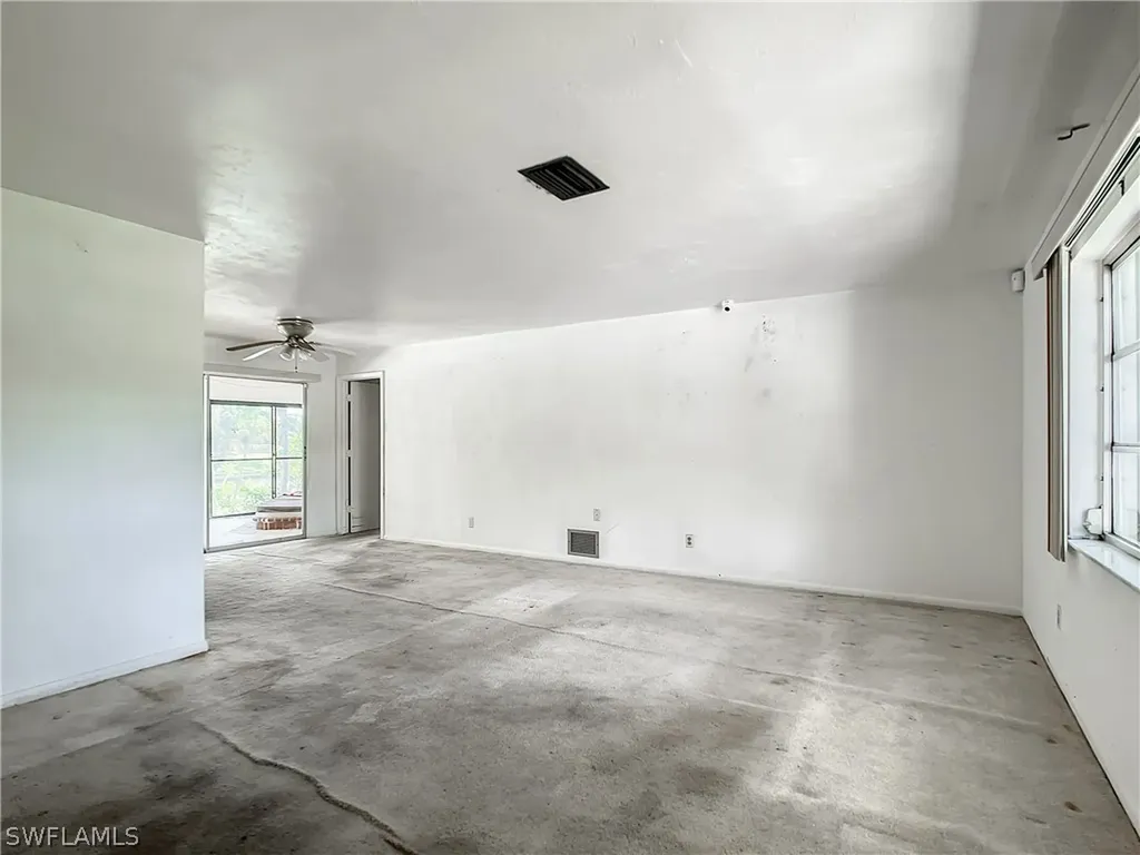 1131 SE 38th Street Cape Coral FL 33904