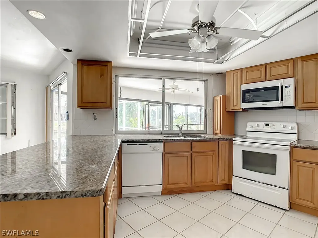 1131 SE 38th Street Cape Coral FL 33904