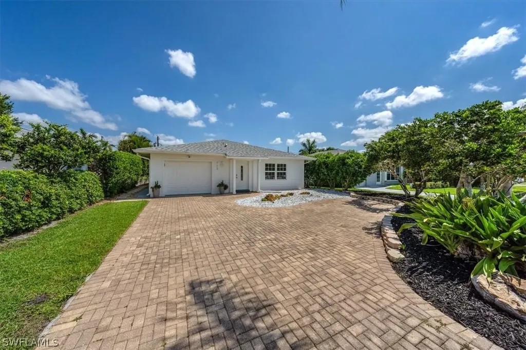 Naples FL, 713 97th Avenue N