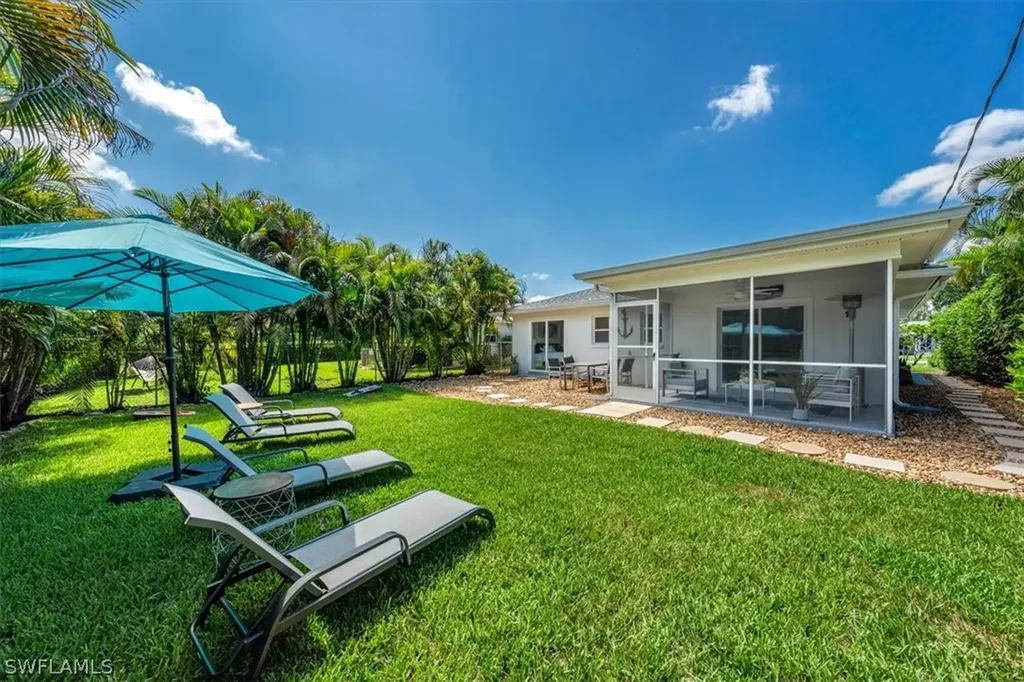 713 97th Avenue N Naples FL 34108
