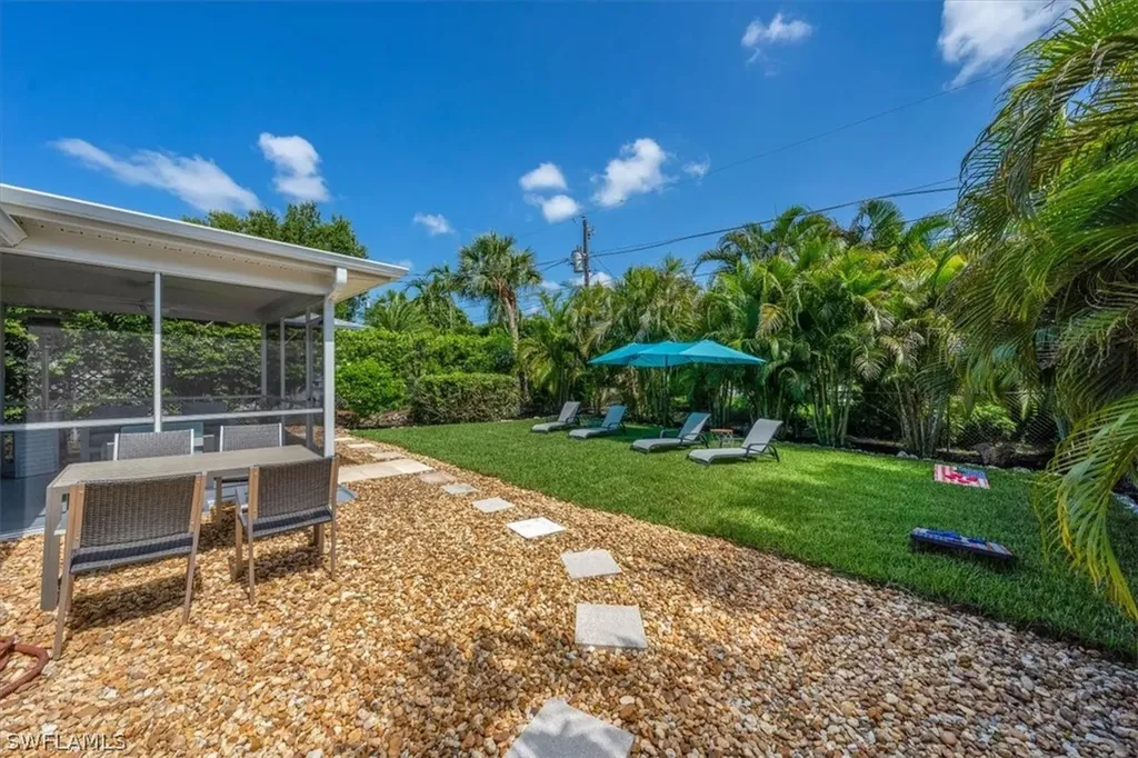 713 97th Avenue N Naples FL 34108