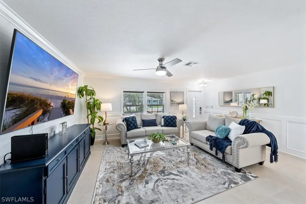 713 97th Avenue N Naples FL 34108