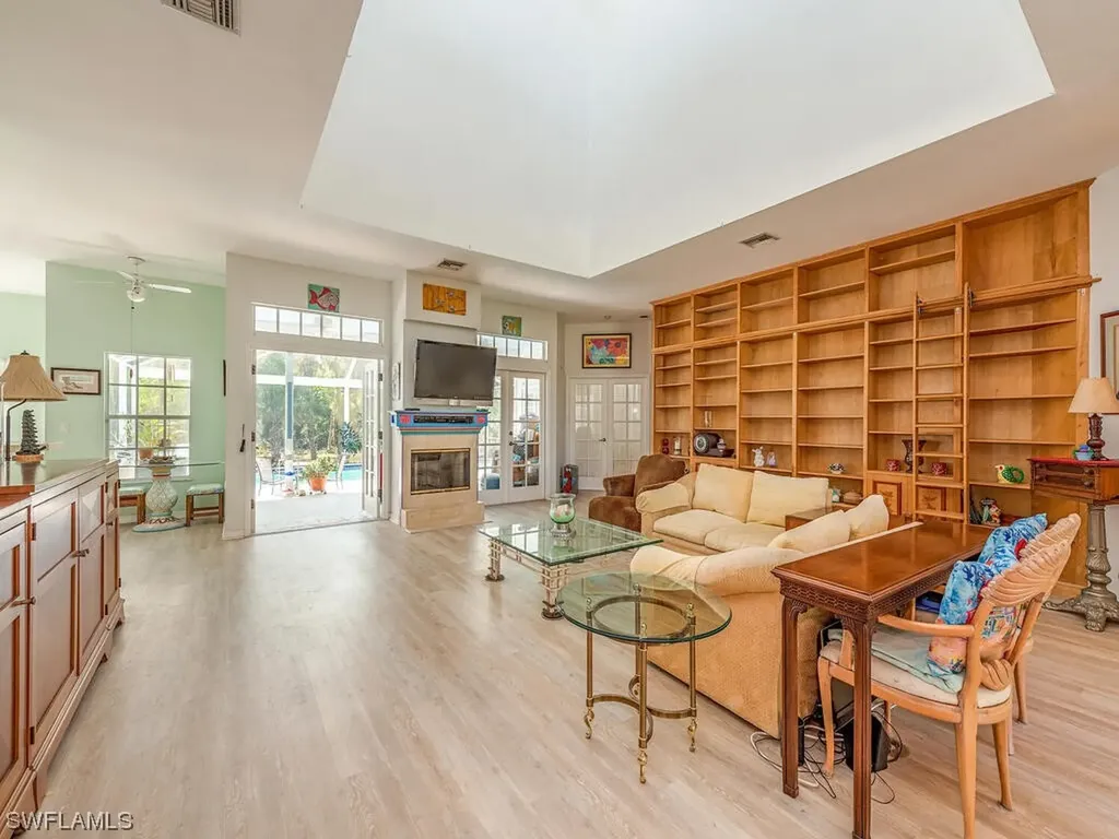 630 10th Avenue NW Naples FL 34120